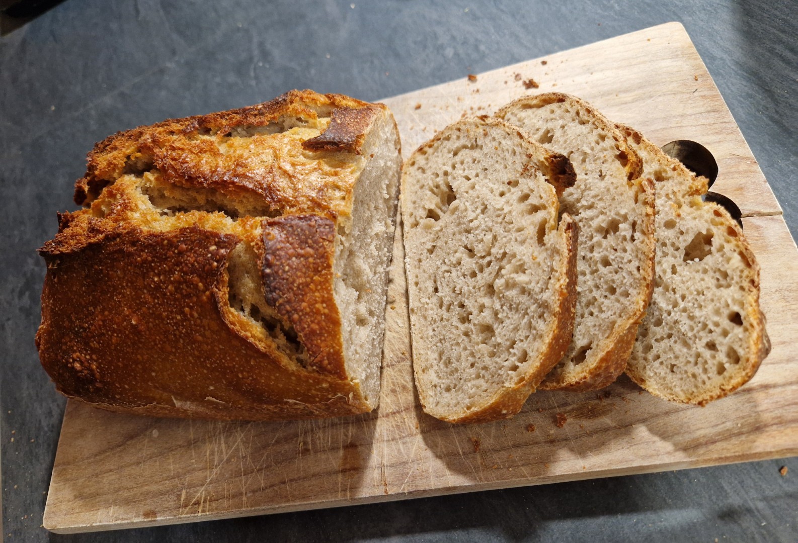 Sauerteig Brot mit Weizen 550 und Roggen 1050